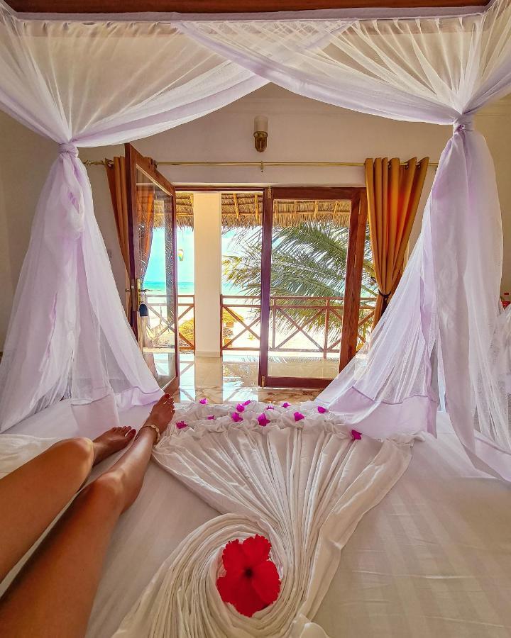 Karibu Beach Resort Pongwe Kültér fotó