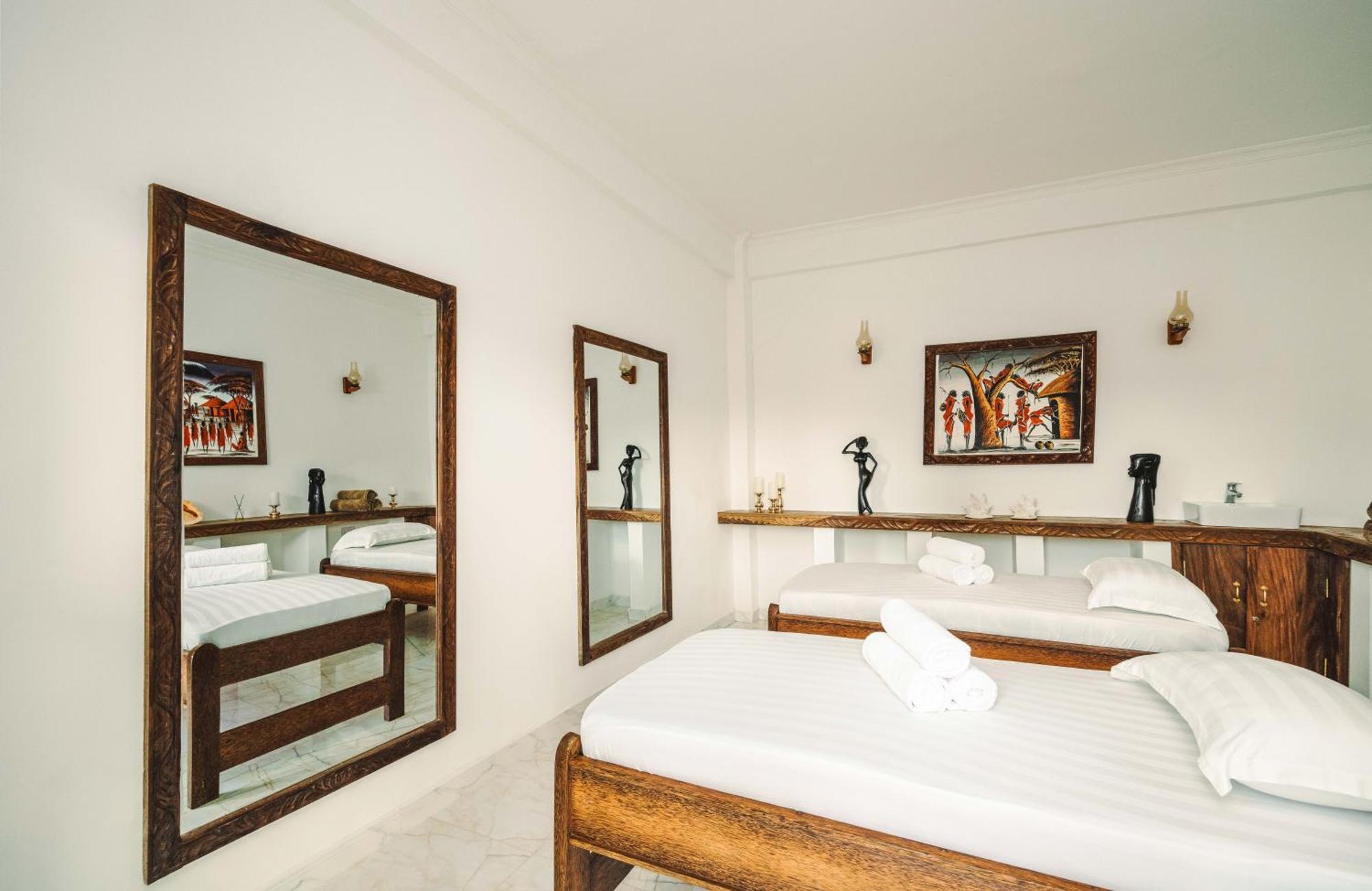 Karibu Beach Resort Pongwe Kültér fotó